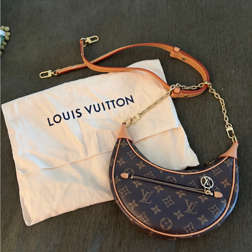 Louis Vuitton loop bag